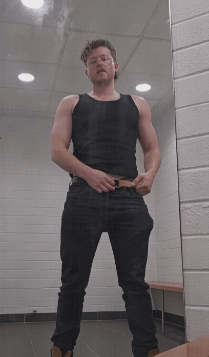I know you want to lick my abs : r/WhipItOut .